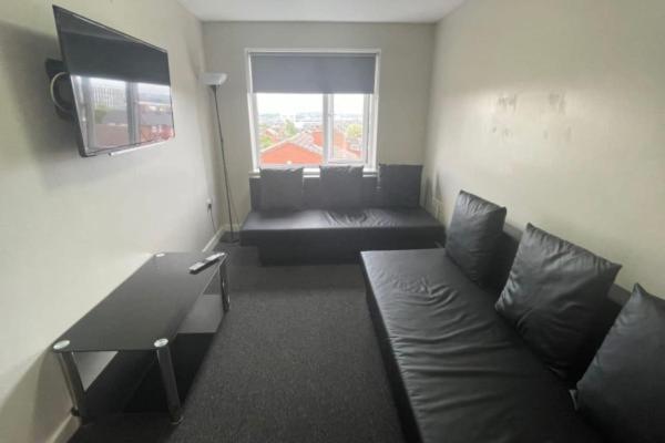 Ryan I Air I Bnb - 102 Mill Street - Free Parking Liverpool Room photo