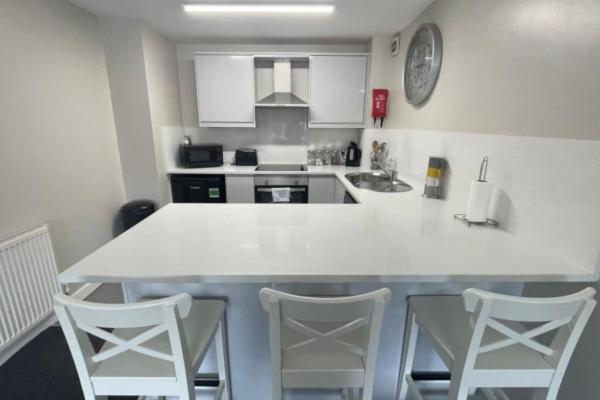 Ryan I Air I Bnb - 102 Mill Street - Free Parking Liverpool Room photo